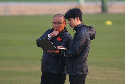 HLV Park Hang Seo tính xa cho chung kết