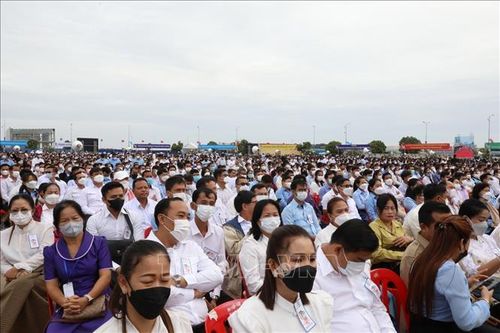 Đông đảo quần chúng nhân dân tham dự sự kiện quan trọng hồi sinh đất nước khỏi chế độ diệt chủng Polpot. Ảnh Nguyễn Hùng/PV TTXVN tại Campuchia