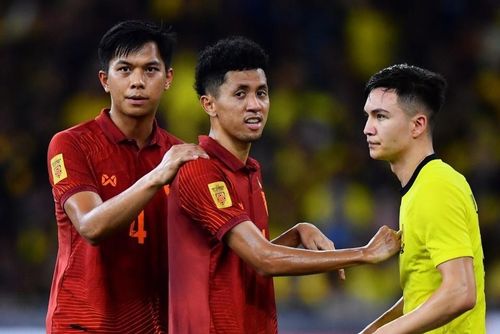Tuyển Thái Lan gặp nhiều khó khăn trước Malaysia ở trận bán kết lượt đi. Ảnh: BTC.