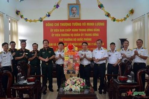 Thượng tướng Võ Minh Lương thăm hỏi và chúc Tết Lữ đoàn 681.