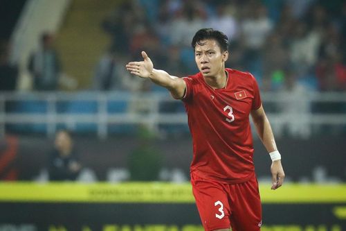 Hàng thủ tuyển Việt Nam cũng lập kỷ lục không thủng lưới ở vòng bảng trong 3 kỳ AFF Cup liên tiếp từ 2018. Đây là tuyến mạnh nhất của tuyển Việt Nam ở giải năm nay trong bối cảnh hàng tiền vệ gây thất vọng còn hàng công gần như chỉ dựa vào Tiến Linh.