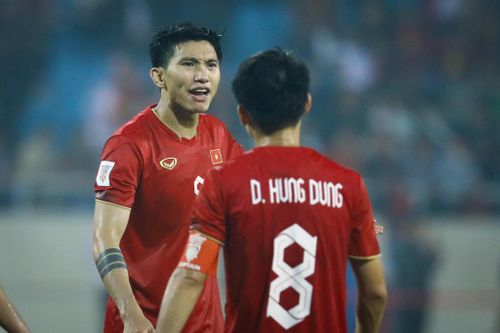 Sau trận, nhiều cầu thủ phòng ngự tuyển Việt Nam đã có ý kiến với nhau ngay trên sân. Họ muốn rút kinh nghiệm ngay lập tức sau hai bàn thua để sẵn sàng cho trận chung kết lượt về vào ngày 16/1 trên sân Thammasat .