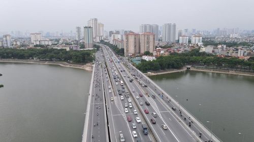 Hạ tầng giao thông của Hà Nội ngày càng được đầu tư đồng bộ hiện đại. Ảnh Phạm Hùng