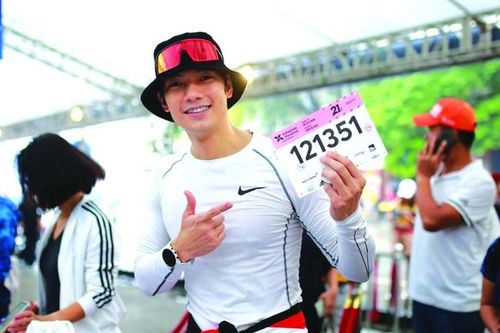 * Anh có thể bật mí thêm những dự án, dự định công việc, cuộc sống của mình trong năm mới?