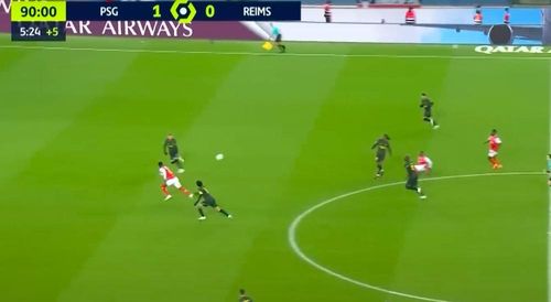 Tình huống Marquinhos và Ramos phối hợp không tốt.