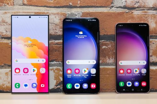 Đánh giá về S23 Ultra, trang TomsGuide viết: "Galaxy S23 Ultra đưa chiếc flagship của Samsung lên một tầm cao mới với camera 200 MP đi kèm nhiều cải tiến về nhiếp ảnh khác. Vi xử lý mới độc quyền cho điện thoại Samsung hứa hẹn mang đến tốc độ xử lý nhanh nhất trên Android".