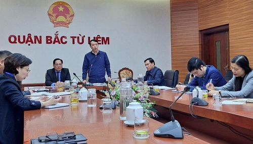 Chủ tịch UBND quận Bắc Từ Liêm Lưu Ngọc Hà phát biểu trao đổi ý kiến với Đoàn kiểm tra công vụ TP Hà Nội
