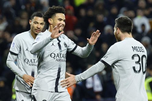Phút bù giờ thứ 2, Hakimi kiến tạo để Zaire Emery ghi bàn ấn định chiến thắng 3-1 cho PSG. 