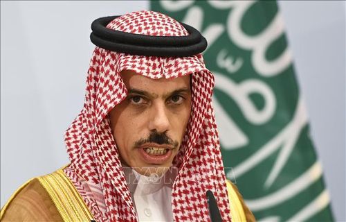 Ngoại trưởng Saudi Arabia Faisal bin Farhan phát biểu với báo giới tại Berlin, Đức ngày 19/8/2020. Ảnh: AFP/TTXVN