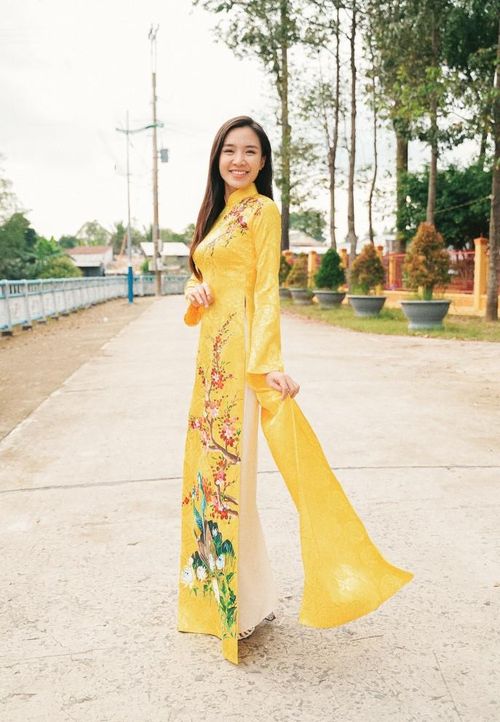 Hiện cô gái sinh năm 1999 đã có hàng chục giải thưởng từ ca hát, diễn xuất đến võ thuật.