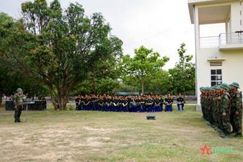 Tập huấn tổ chức phương pháp huấn luyện kỹ thuật chiến đấu bộ binh của Lữ đoàn 293.