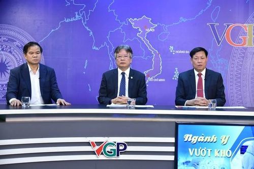 Các khách mời chia sẻ về Luật Khám bệnh, chữa bệnh (sửa đổi) đã được Quốc hội thông qua.