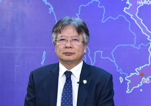 GS.TS. Trần Bình Giang, Giám đốc BV Hữu nghị Việt Đức cho biết, nhiều bệnh viện thông báo trong vòng một tuần nữa sẽ hết các hóa chất xét nghiệm. (Ảnh: VGP/Quang Thương)