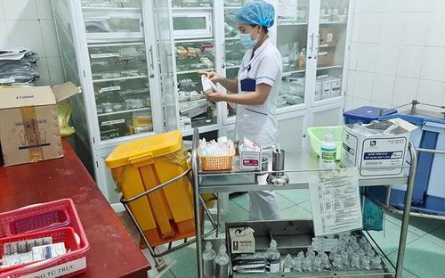 Cần sớm khắc phục tình trạng thiếu thiết bị, vật tư y tế.
