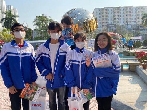 Học sinh Trường THPT Thái Phiên (TP. Hải Phòng). Ảnh: Ngô Chuyên.
