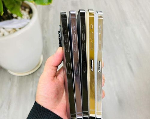 iPhone 14 Pro Max lock được cắt CNC khe SIM. Ảnh: Minh Hiếu.