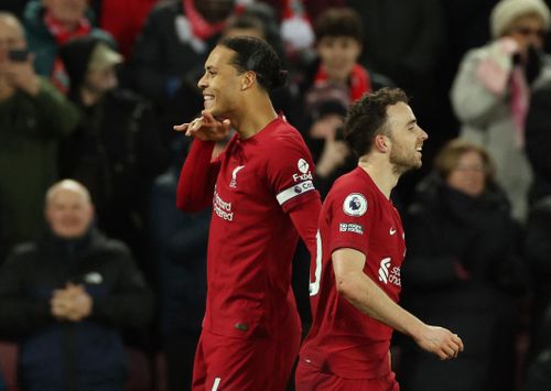  Pha lập công của Van Dijk giúp Liverpool chơi dễ dàng hơn. Ảnh: Reuters. 