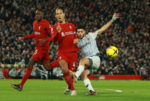 Wolves thi thoảng có những pha phản đòn sắc nét