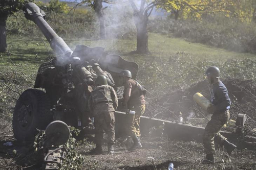 Binh sĩ Armenia trong cuộc giao tranh với lực lượng Azerbaijan tại khu vực tranh chấp Nagorno - Karabakh. Ảnh: AFP