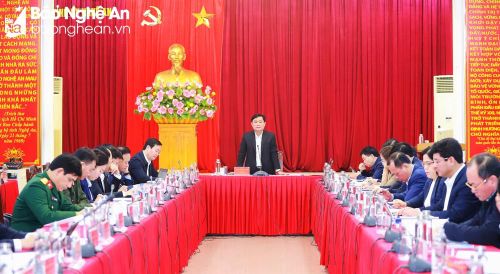 Mr. Thai Thanh Quy - Secretary of the Provincial Party Committee chairs the meeting. Photo: Thanh Duy