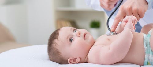 Mẩn đỏ là dấu hiệu của nhiều bệnh ở trẻ nhỏ. Ảnh: Pampers.