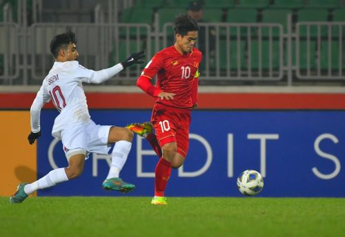 Đội trưởng Khuất Văn Khang chơi nổi bật ở trận đấu này. Ảnh: AFC.