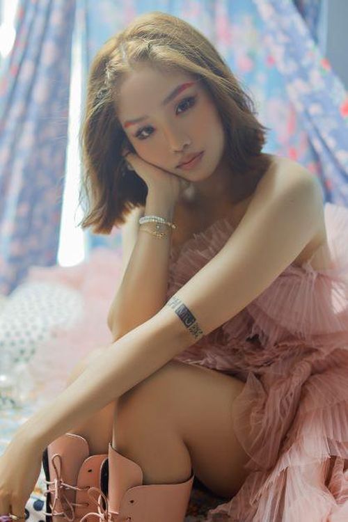 Miu Lê có nhiều bản hit sau thời gian hoạt động trong lĩnh vực nghệ thuật