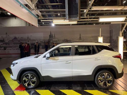 Trung Quốc đang nhanh chóng chiếm lĩnh thị trường ô tô Nga và tăng giá đối với tất cả các mẫu xe phổ biến được lắp ráp tại chỗ. Tin tức thú vị tiếp theo là Nga sắp nhập khẩu xe điện từ Uganda, trong khi đất nước châu Phi này cũng lắp ráp xe hơi theo linh kiện Trung Quốc.