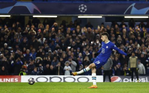  Ở lần đá lại, Havertz đã không bỏ lỡ thời cơ để nâng tỷ số lên 2-0 cho Chelsea. Tổng tỷ số đang là 2-1 cho The Blues. Ảnh: Reuters 