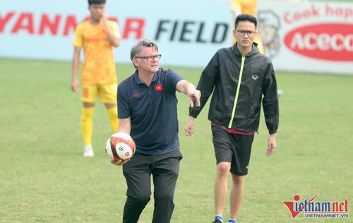 HLV Philippe Troussier có giải đấu đầu tiên cùng U23 Việt Nam