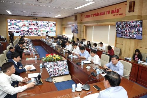 Hội nghị kết nối gần 1.300 điểm cầu trên cả nước.