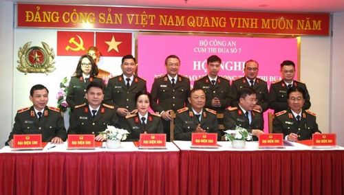6 đơn vị trong Cụm thi đua số 7 ký giao ước thi đua