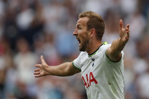  Tuy nhiên, trở ngại của MU là làm sao thuyết phục Spurs nhả người. Theo The Athletic, Tottenham không xem xét bán Kane cho Man Utd trong hè 2023. CLB thành London muốn gia hạn hợp đồng nhưng quyết định cuối cùng thuộc về chân sút này. Kane có thể cân nhắc chia tay đội bóng chủ quản khi anh liên tục trắng tay trong sự nghiệp. 