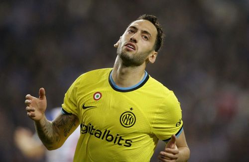 Hakan Calhanoglu tiếc nuối về cơ hội bỏ lỡ trong hiệp một