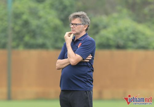 Chia sẻ về giải giao hữu tới đây với U23 Việt Nam, Công Đến cho biết: "Đối với tôi chuyến tập huấn rất quan trọng. Tuy gặp đối thủ mạnh những tất cả đều rất chờ đợi những trận đấu như thế này để cải thiện bản thân. Doha cup là dịp trao dồi bản thân, gặp những đối thủ như thế này rất quý. Lời của HLV khiến chúng tôi rất thích. Trong đầu chúng tôi lúc nào cũng hướng tới World Cup 2026, lấy mục tiêu đó làm động lực để hướng đến những mùa giải thành công sắp tới".