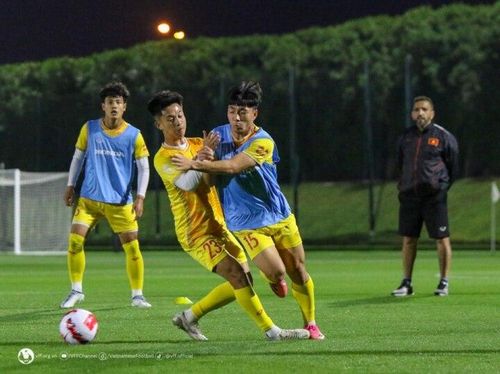 U23 Việt Nam tập luyện ở Qatar chuẩn bị cho giải Doha Cup 2023.