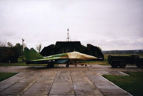 Trở lại năm 1977, tiêm kích MiG-29 Fulcrum đã thực hiện chuyến bay đầu tiên. Ban đầu, nó được lên ý tưởng theo chương trình Máy bay chiến đấu tiền tuyến tiên tiến (PFI) của Liên Xô nhằm chống lại chiếc F-15 Eagle.