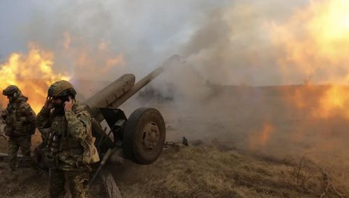 Quân Ukraine nã pháo vào các vị trí của Nga.