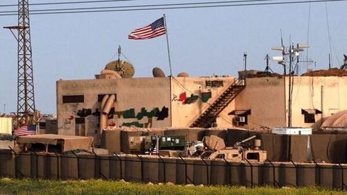 Một căn cứ của Mỹ gần mỏ dầu Al-Omar ở phía Đông Bắc Syria đã bị tấn công bằng tên lửa. (Nguồn: Shargh Daily)