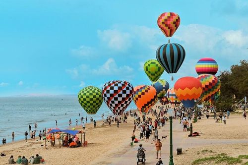 Ngày hội khinh khí cầu tại Bình Thuận. Ảnh: Báo Bình Thuận.