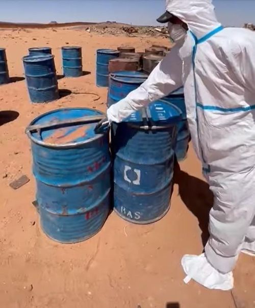 Hình ảnh do các lực lượng miền Đông Libya công bố hồi tuần trước cho thấy đã tìm được lượng uranium bị cho là thất lạc. (Nguồn: DW)
