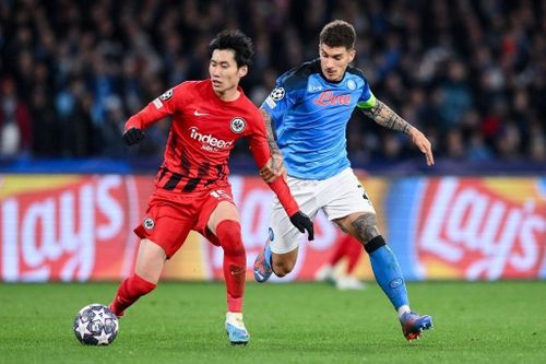  Tiền vệ công số một châu Á đang được định giá 30 triệu euro. 4 mùa gần đây tại Bundesliga, Kamada đều chơi hay. Riêng mùa này, anh tỏa sáng vượt trội. Kamada đã vào tầm ngắm của nhiều CLB lớn tại Anh. 