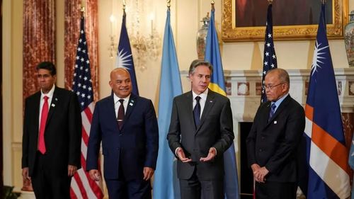 Tháng 9/2022, Ngoại trưởng Mỹ Antony Blinken đã gặp tổng thống của Palau, Micronesia và quần đảo Marshall tại Washington trong một nỗ lực kiềm chế ảnh hưởng của Trung Quốc tại các quần đảo Thái Bình Dương. Ảnh: Reuters.
