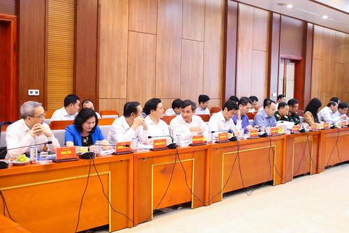 Lãnh đạo các bộ, ngành Trung ương tại buổi làm việc.