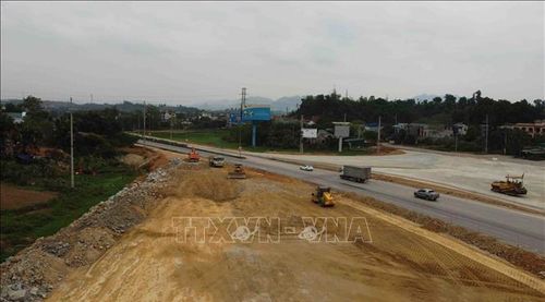 Thi công điểm đầu của Dự án, đoạn Km 0+00, Quốc lộ 2 thuộc xã Lưỡng Vượng, thành phố Tuyên Quang, tỉnh Tuyên Quang.