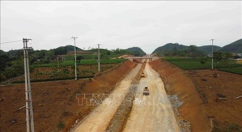 Dự án xây dựng đường cao tốc Tuyên Quang - Phú Thọ, đoạn đi qua địa phận tỉnh Tuyên Quang dài khoảng 11,63 km.