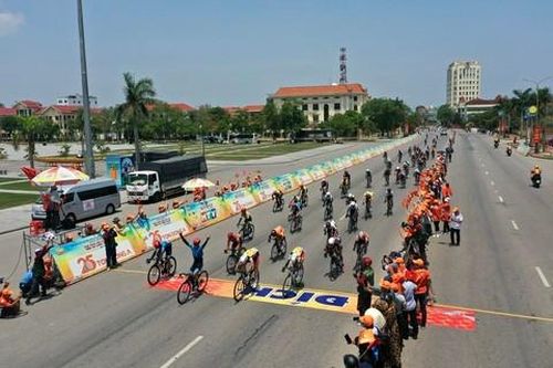 Đoàn đua bứt tốc về đích