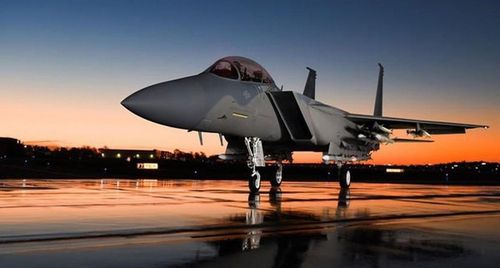 Hãng Boeing cho biết họ cũng ứng dụng lớp sơn đặc biệt giúp cho độ phản hồi tín hiệu radar trên F-15EX giảm xuống đáng kể.