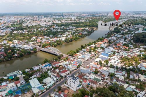 Ngày 31/1, dự án trục đường trung tâm TP Biên Hòa đi qua Cù lao phố được khởi công với tổng mức đầu tư 1.500 tỷ đồng, kết nối trung tâm TP Biên Hòa đến Ngã tư Vũng Tàu nhằm giảm ùn tắc ở cửa ngõ vào trung tâm Đồng Nai. Trong giai đoạn 1, dự án sẽ xây cầu Thống Nhất bắc qua sông Cái dài 560 m, rộng 31 m nối hai phường Thống Nhất và Hiệp Hòa với tổng kinh phí gần 500 tỷ đồng.