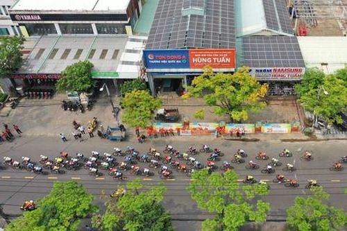 Các đoàn đua tiếp tục cạnh tranh quyết liệt trong chặng 8